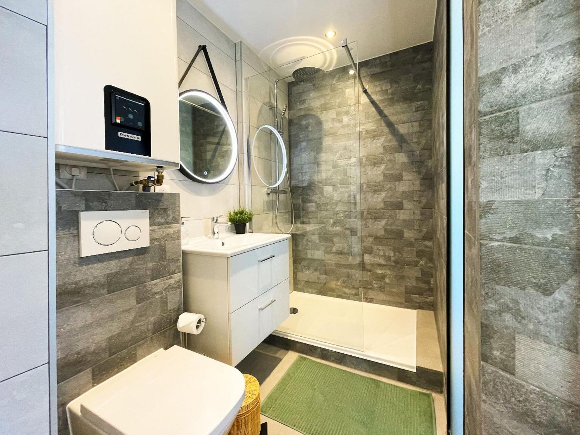 Homey Superchill: Modern Central Apartment with Netflix and Wi-Fi Annemasse Exterior photo